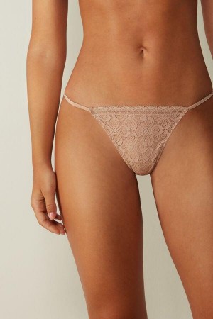 Majtki Intimissimi Koronkowe String Stringi Damskie Beżowe | PL3767HK